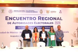 Norma de la Cruz junto con autoridades regionales en el Encuentro Regional de Autoridades Electorales 2026